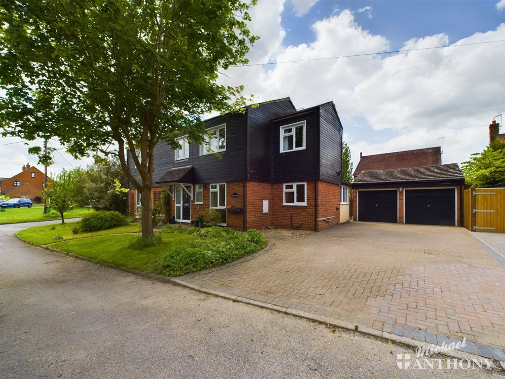 4 bed detached house for sale in Becketts, Lower Road, Hardwick