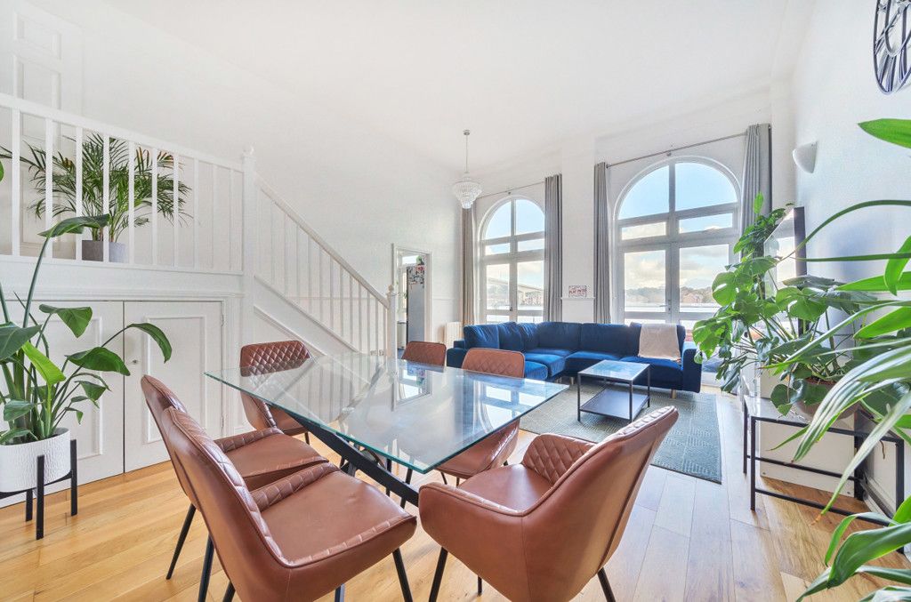 2 bed flat for sale in Andes Close, Southampton, Hampshire SO14, £
