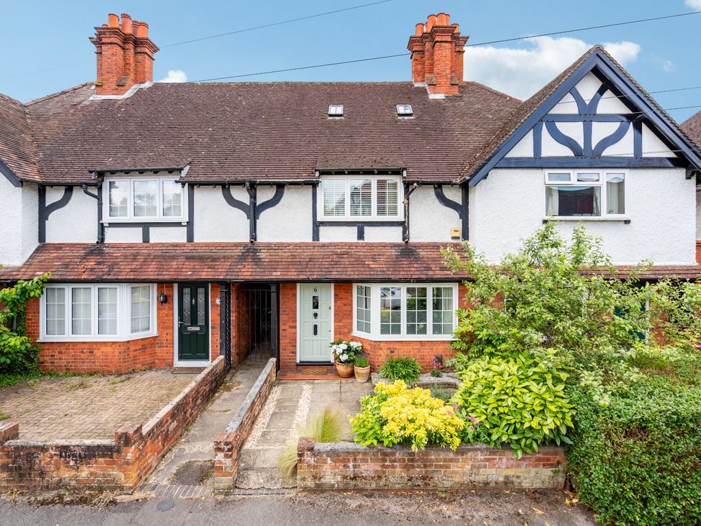 2 bed terraced house for sale in Portlock Road, Maidenhead SL6, £