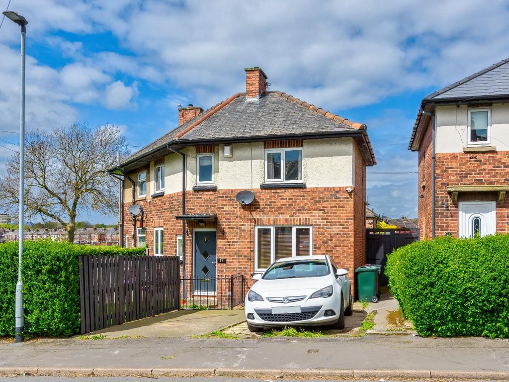3 bed semidetached house for sale in Wordsworth Drive, Rotherham S65