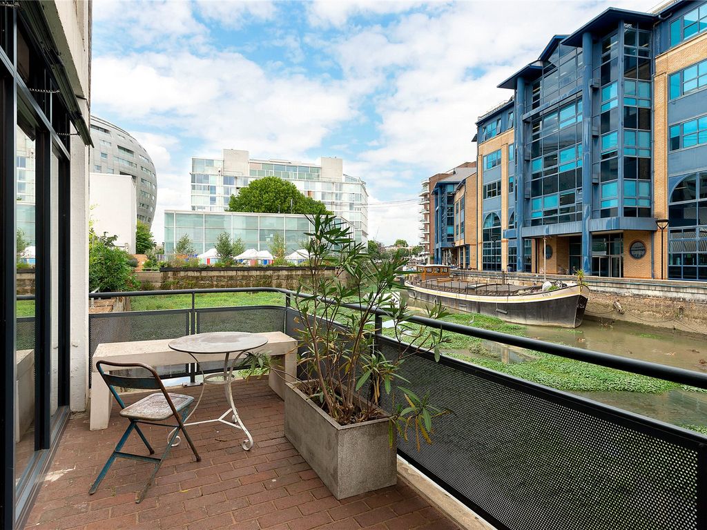 Ransomes Dock, Parkgate Road, London SW11  