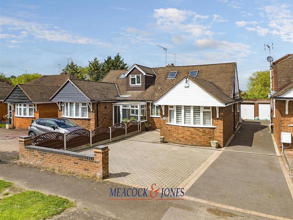 4 bed semidetached bungalow for sale in Oliver Road, Shenfield, Brentwood CM15, £650,000 Zoopla