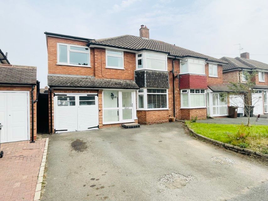 4 bed semidetached house for sale in Henley Crescent, Solihull B91, £