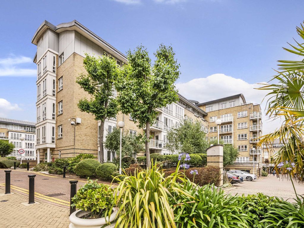 1 bed flat to rent in St. Davids Square, London E14 Zoopla