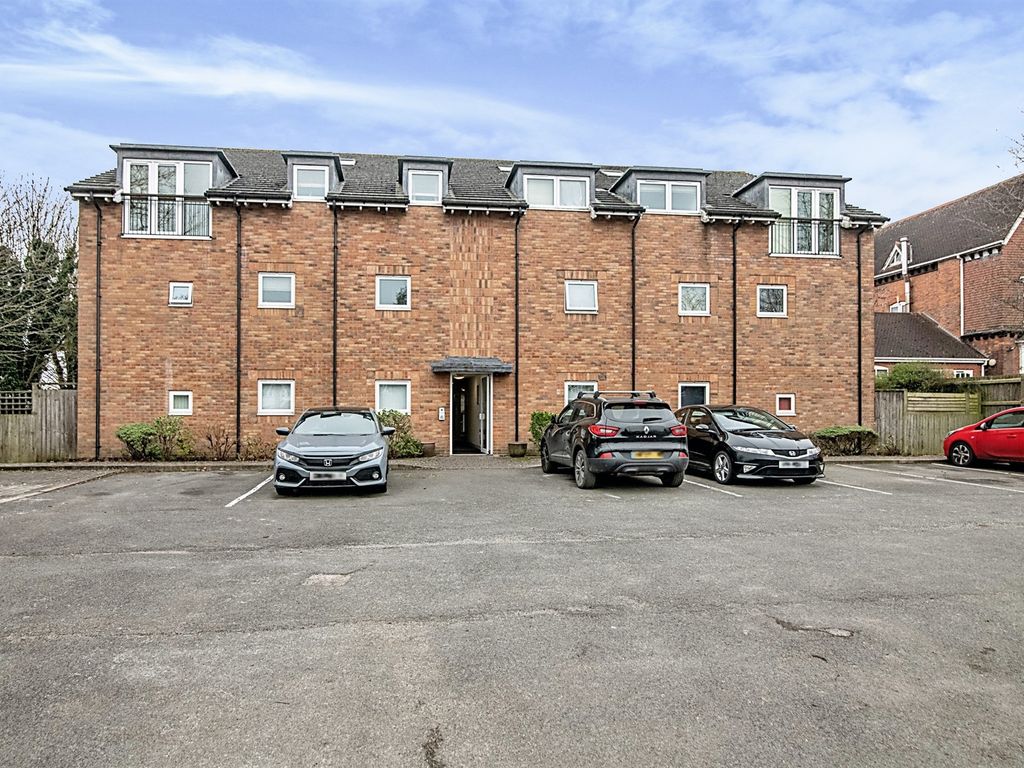 1 bed flat for sale in Monyhull Hall Road, Kings Norton, Birmingham B30