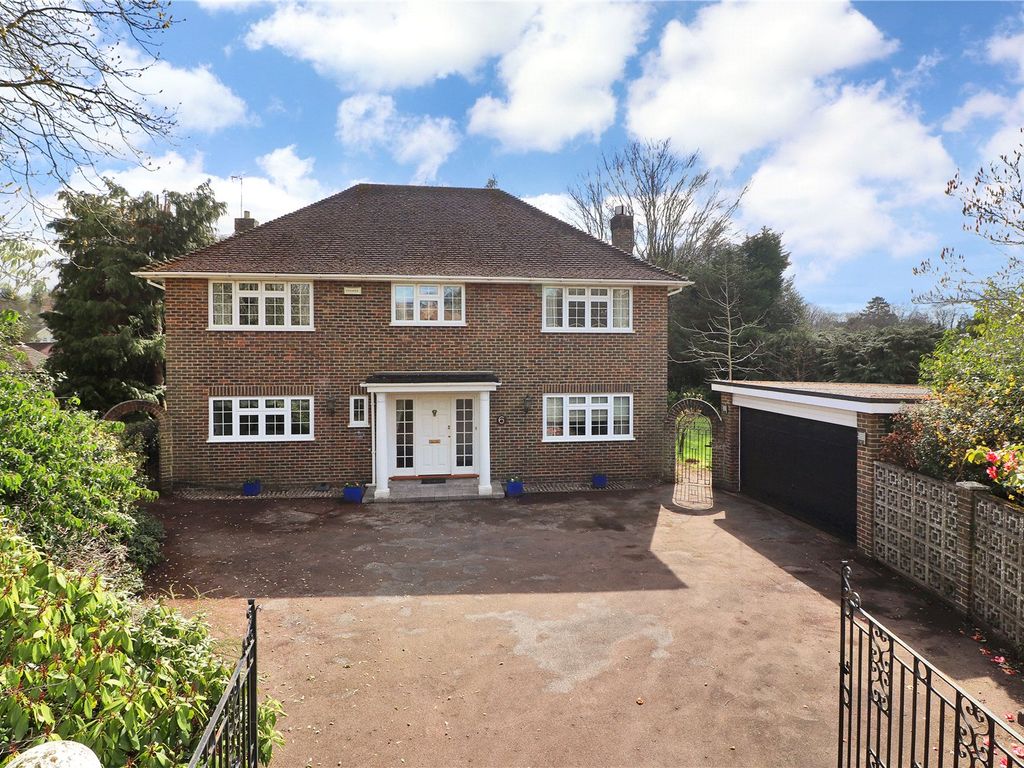 5 bed detached house for sale in Ashley Close, Sevenoaks, Kent TN13