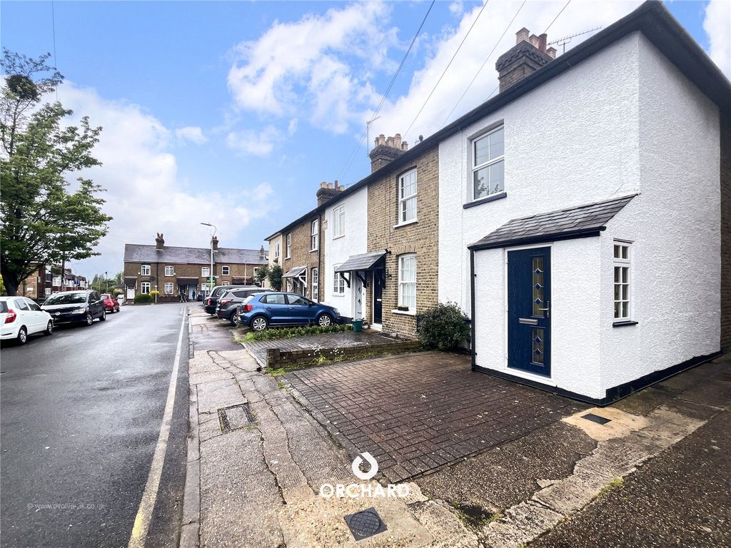 2 bed semidetached house for sale in Lancaster Road, Uxbridge UB8, £