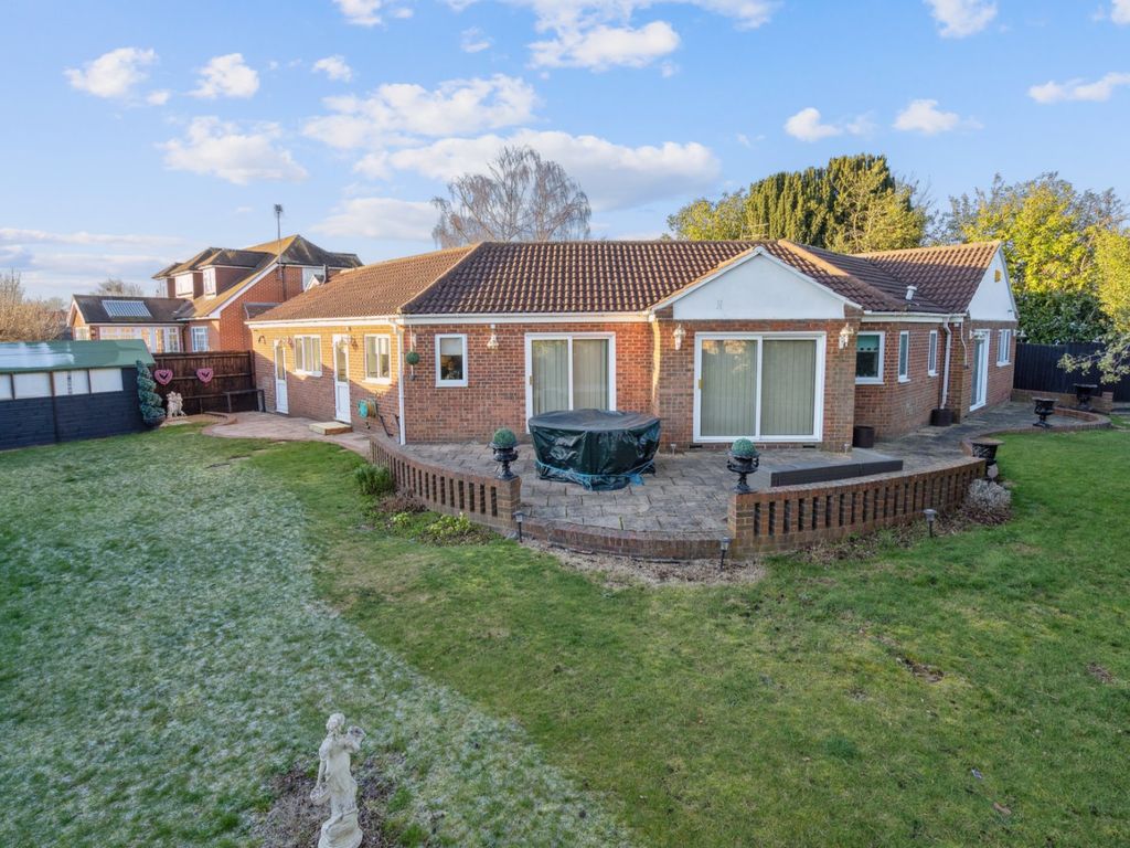 4 bed bungalow for sale in Wexham Woods, Wexham, Slough SL3, £840,000