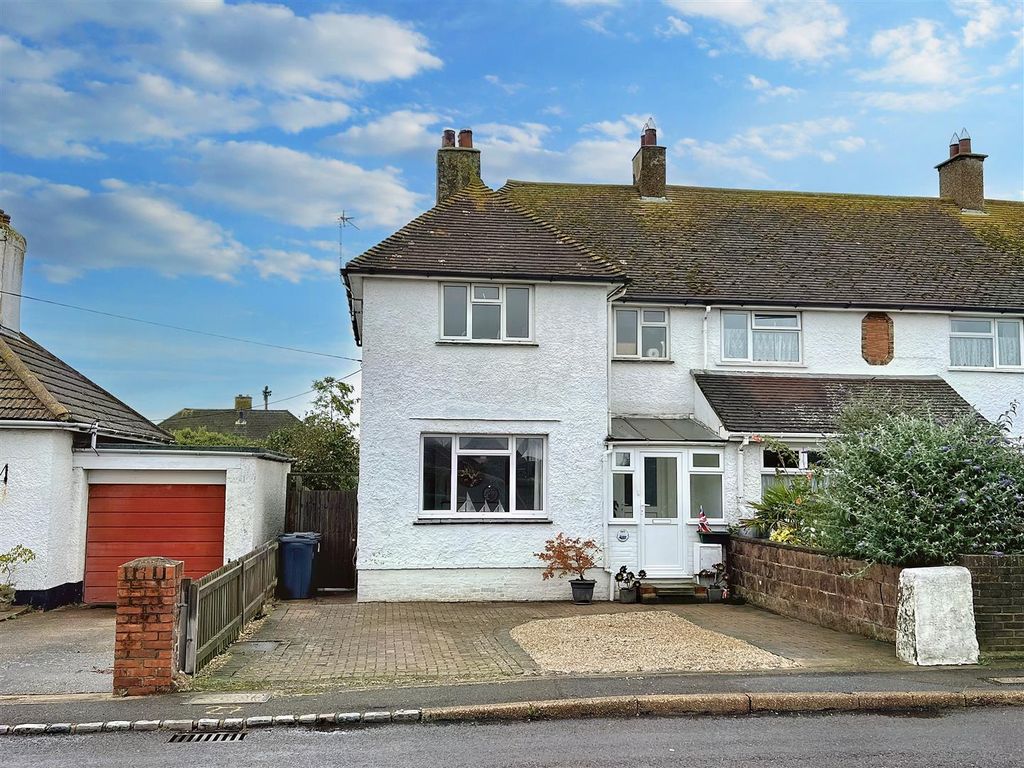 3 bed end terrace house for sale in Eastbourne Road, Pevensey Bay