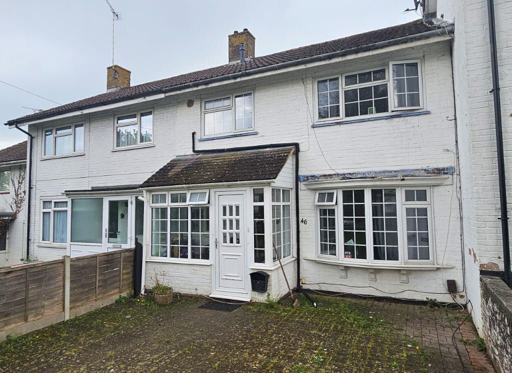 3 bed terraced house for sale in Mason Road, Crawley RH10, £325,000