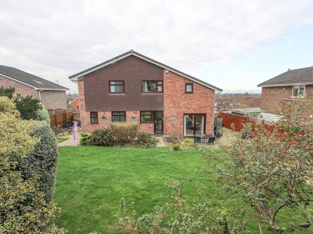 3 bed detached house for sale in Goldcrest Road, Chipping Sodbury BS37