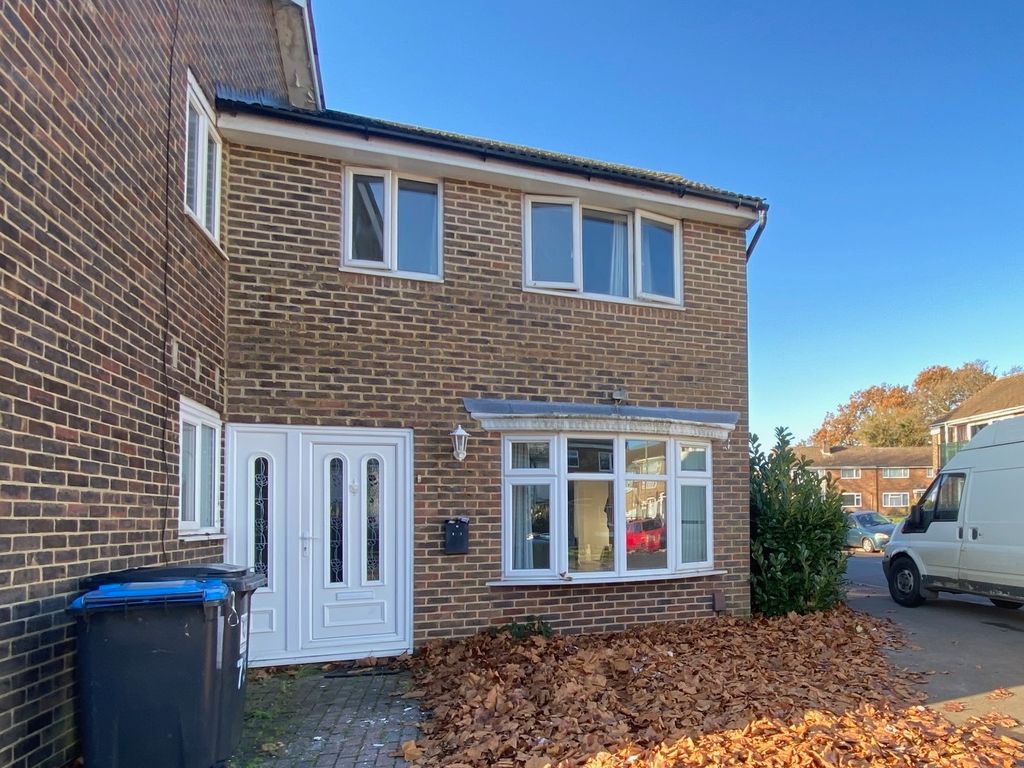 2 bed property to rent in Gadebridge Road, Hemel Hempstead HP1, £1,450