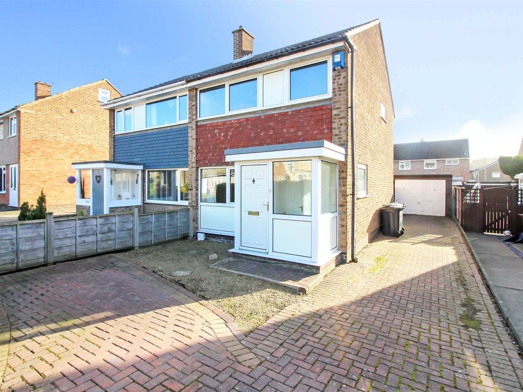 3 bed semidetached house for sale in Welland Drive, Garforth, Leeds