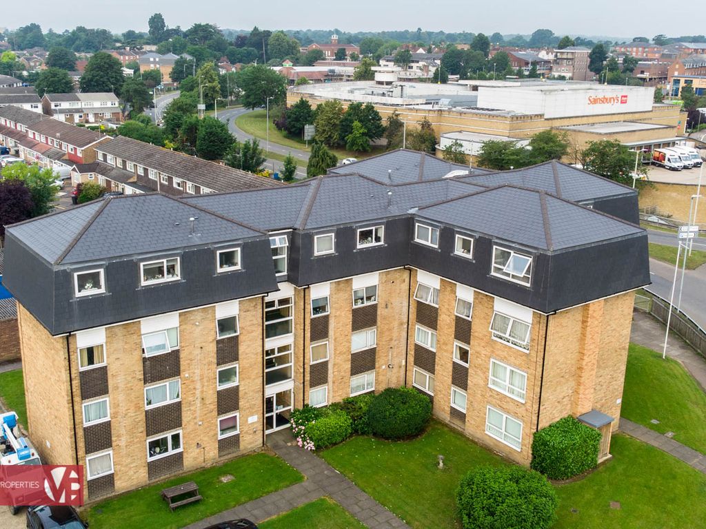 2 bed flat for sale in Lampits, Hoddesdon EN11 Zoopla