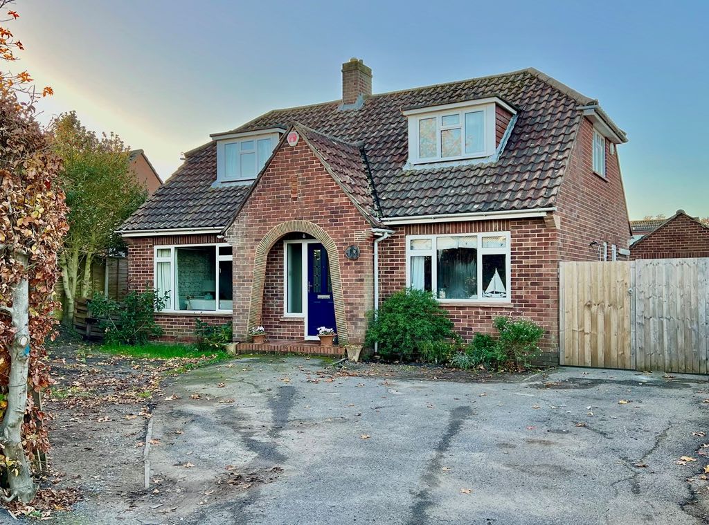 3 bed property for sale in Bitterne Way, Lymington SO41, £775,000 Zoopla