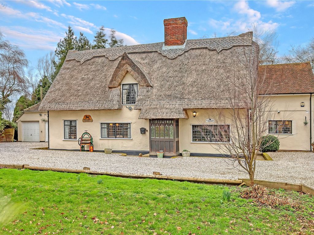 4 bed detached house for sale in Chelmsford Road, Felsted, Dunmow