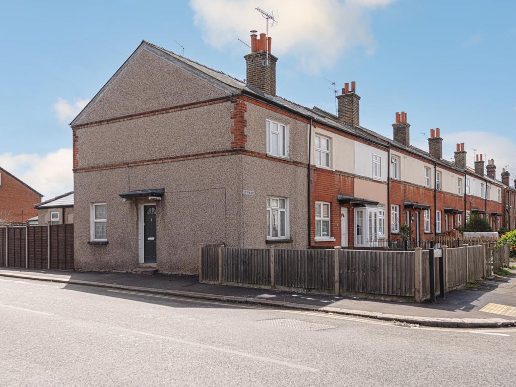 2 bed end terrace house for sale in Horton Hill, Epsom KT19 Zoopla