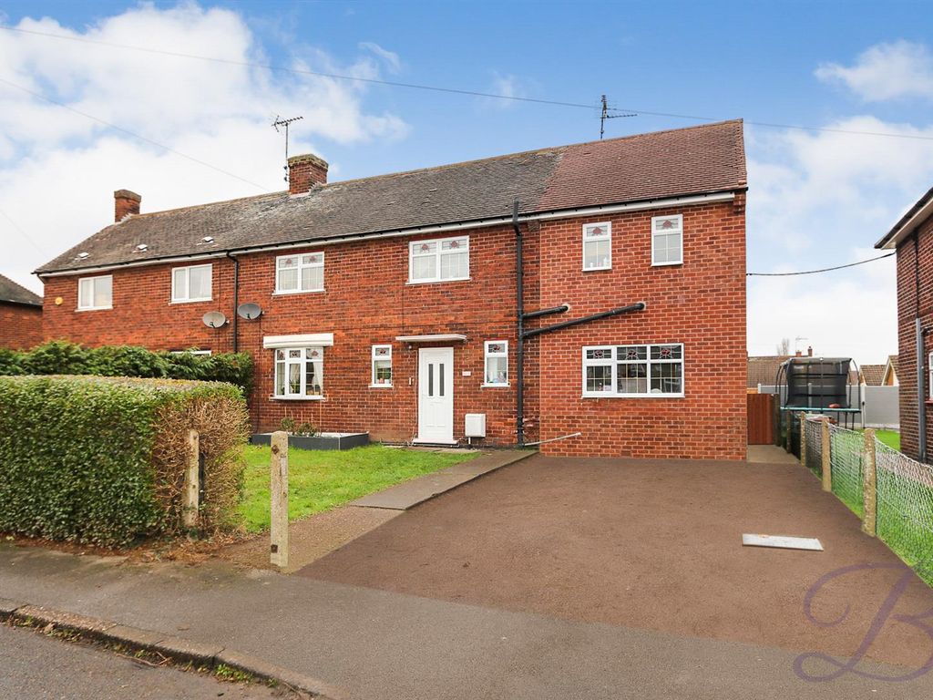 4 bed semidetached house to rent in Lansbury Road, Edwinstowe