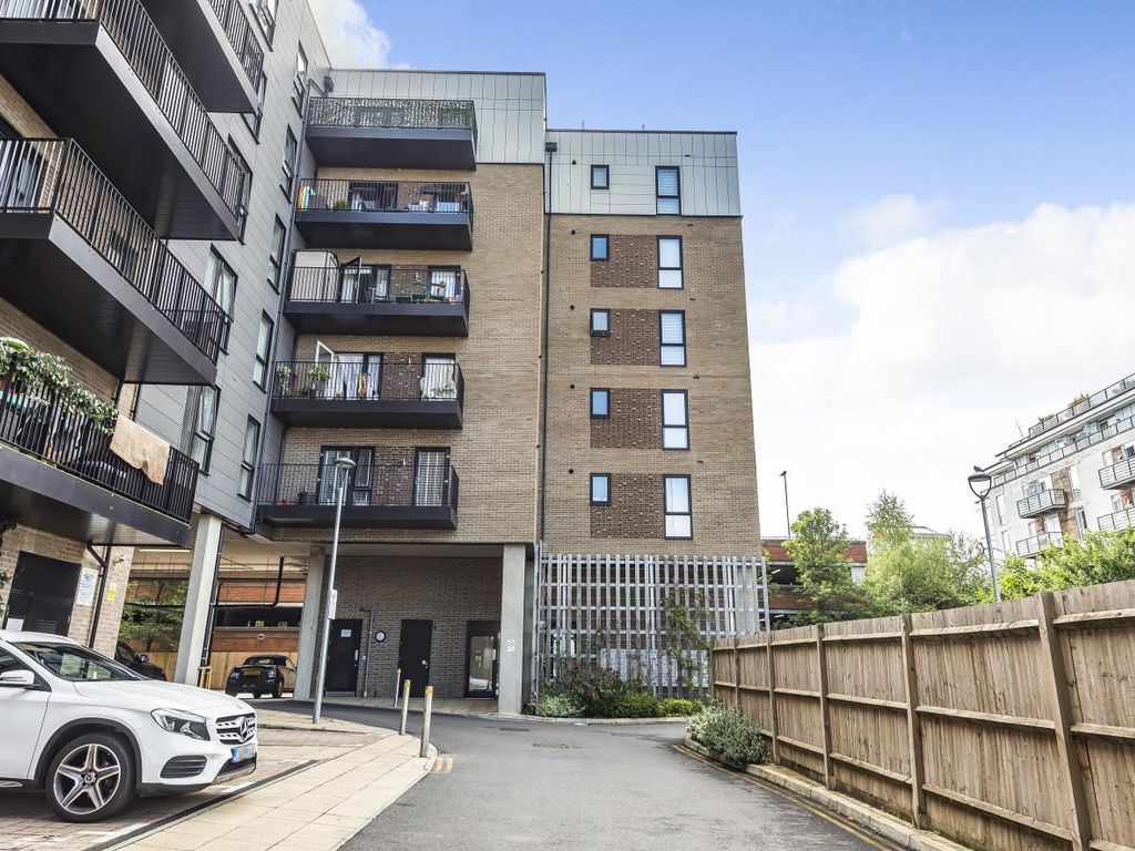 2 bed flat for sale in Elstree Way, Borehamwood WD6 Zoopla