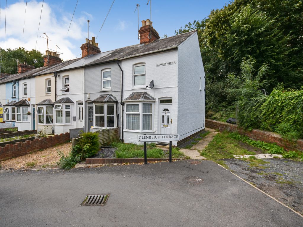 2 bed end terrace house for sale in Glenbeigh Terrace, Reading RG1, £