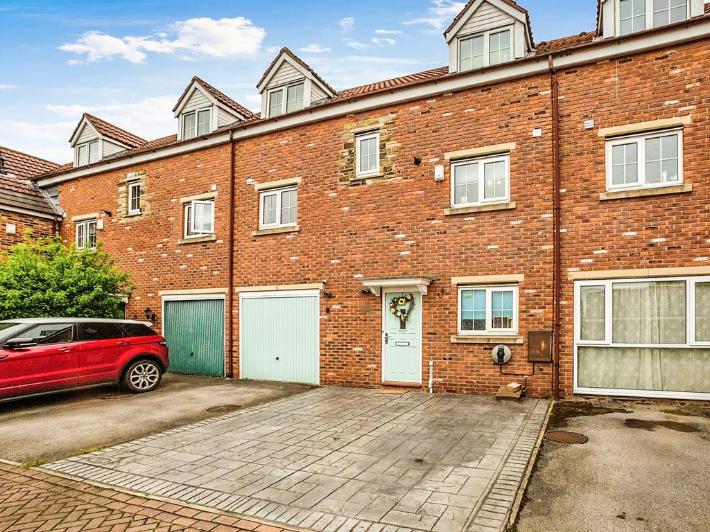 3 bed town house for sale in Loscoe Grove, Goldthorpe, Rotherham S63, £