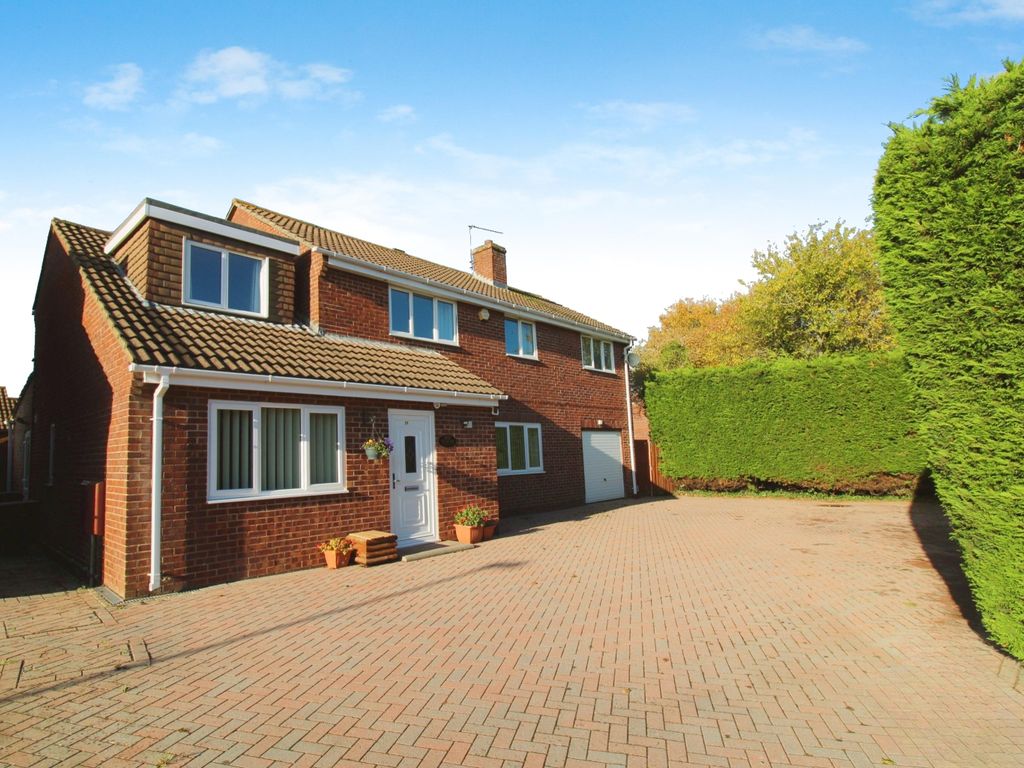 6 bed detached house for sale in Chamberlain Road, Swindon SN3, £