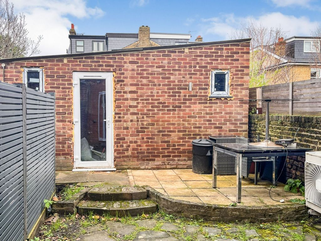 2 bed end terrace house for sale in Gibbon Road, Kingston Upon Thames