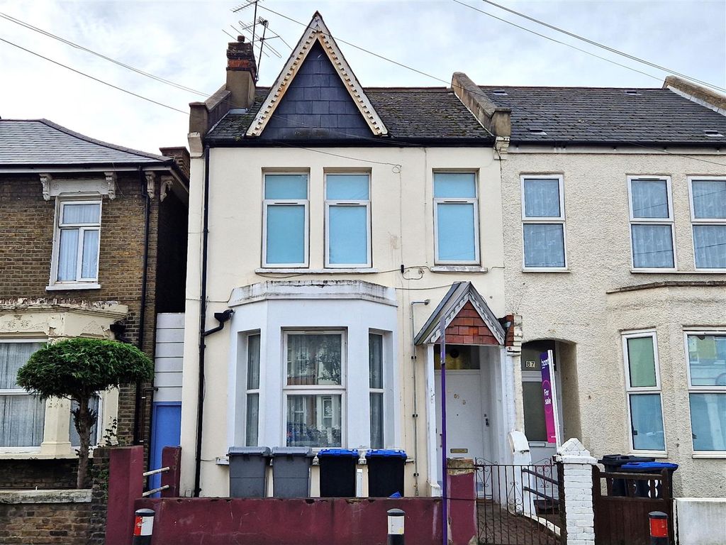 3 bed flat for sale in Tubbs Road, Willesden Junction/Harlesden, London