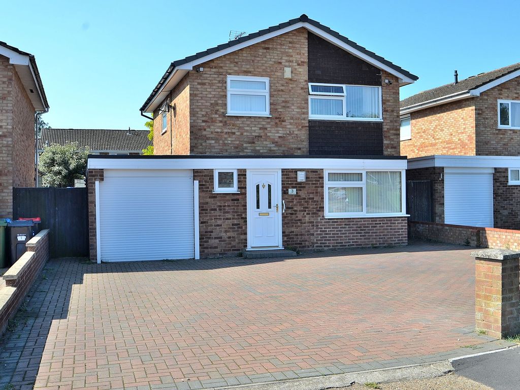 3 bed detached house for sale in Windmill Hill Drive, Bletchley MK3, £