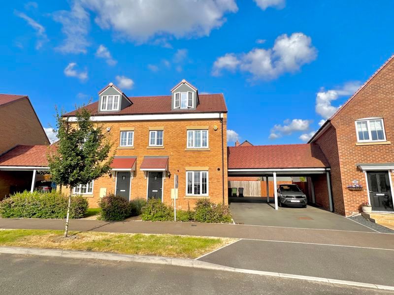 4 bed semidetached house for sale in Aylesbury Drive, Houghton Regis