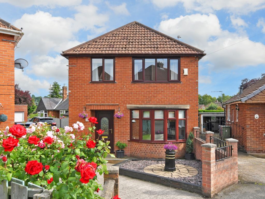 3 bed detached house for sale in Robert Close, Dronfield, Derbyshire