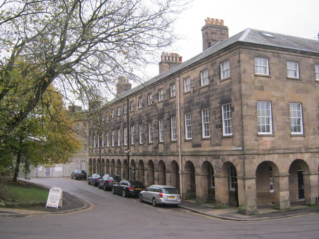 3 bed flat to rent in The Square, Buxton SK17, £895 pcm Zoopla