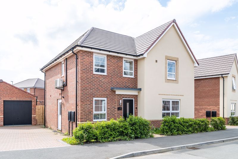 4 bed detached house for sale in Cranwell Crescent, Eaton Leys, Milton