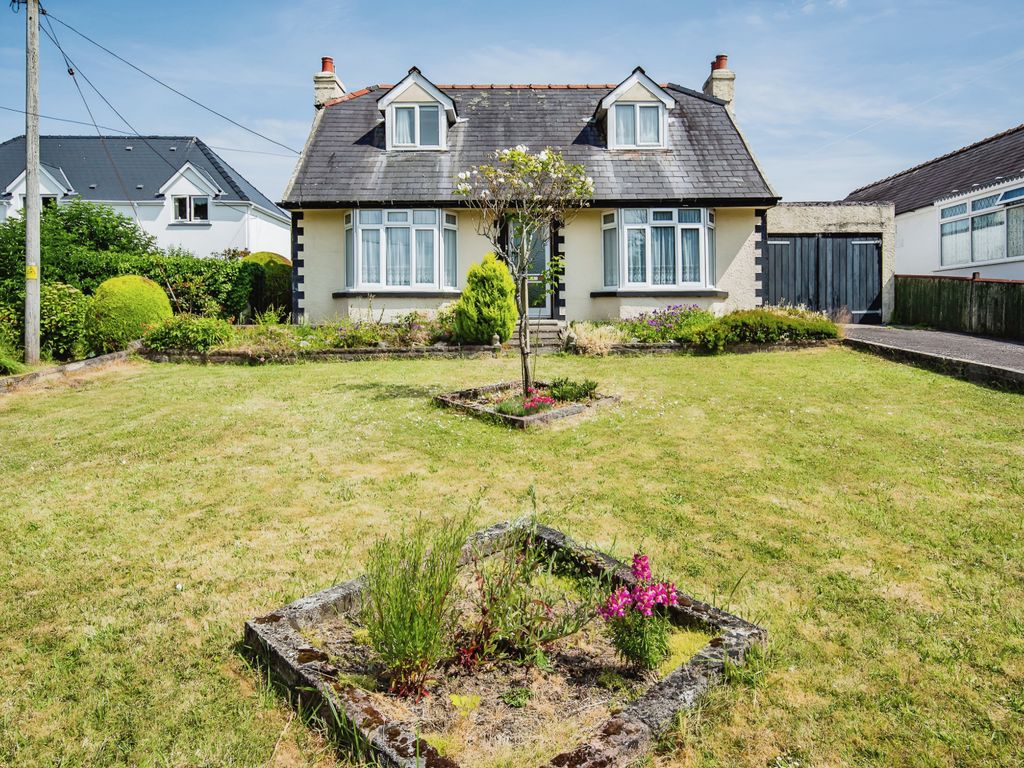 4 bed bungalow for sale in The Pines, Begelly, Kilgetty, Pembrokeshire