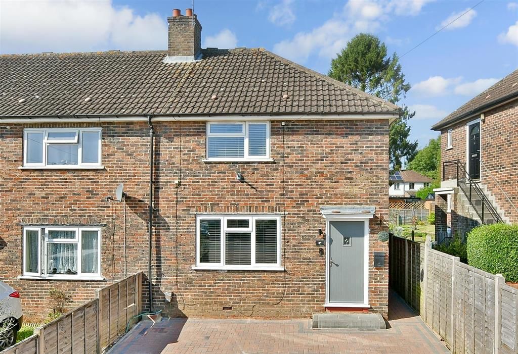 3 bed end terrace house for sale in Stuart Crescent, Reigate, Surrey RH2, £495,000 Zoopla