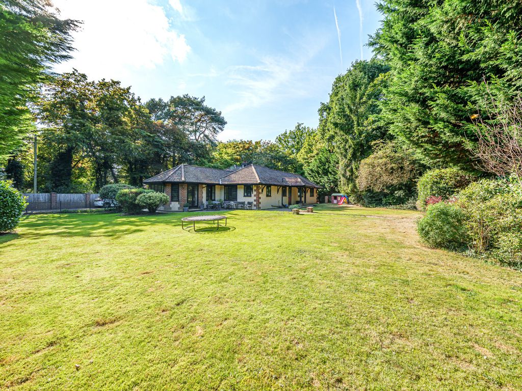 5 bed bungalow for sale in Rowtown, Addlestone KT15, £1,400,000 Zoopla