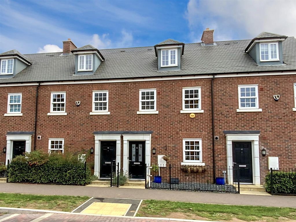 King Alfred Way, Great Denham, Bedford MK40  