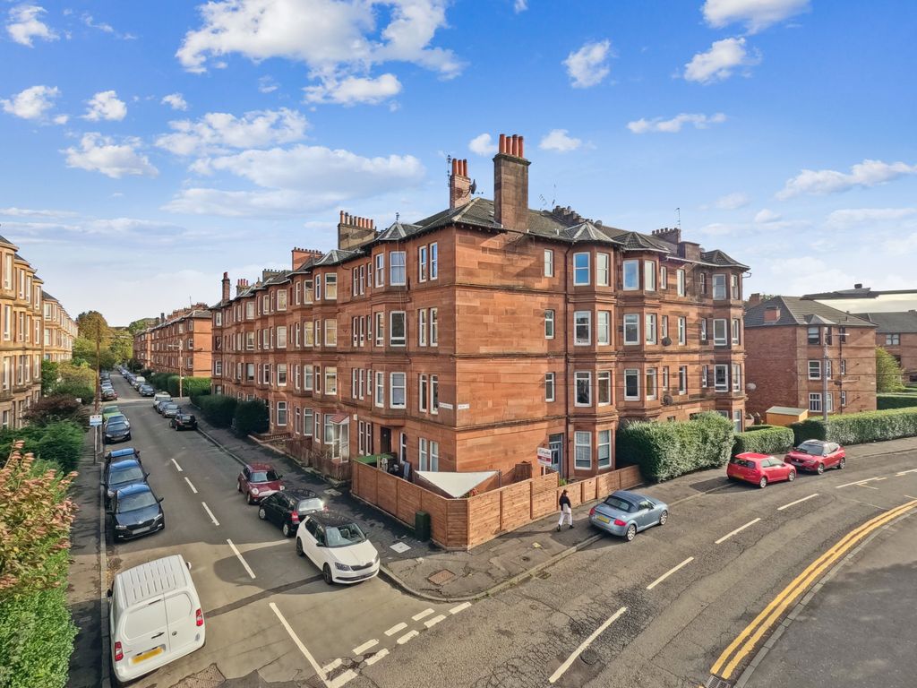 2 bed flat for sale in Battlefield Avenue, Battlefield, Glasgow G42, £