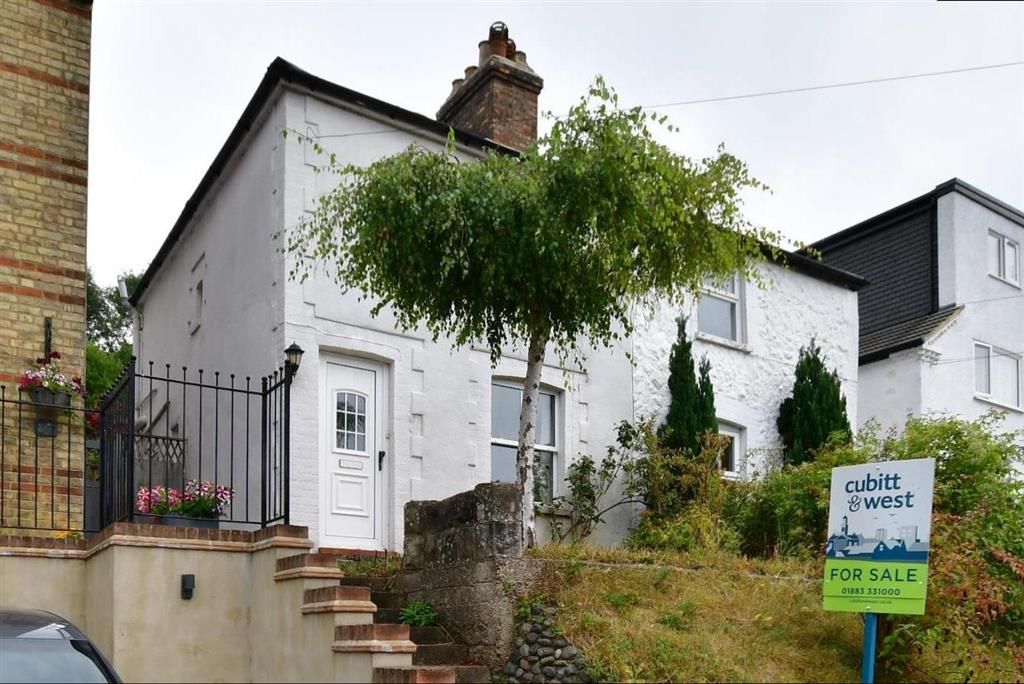 2 bed semidetached house for sale in Beechwood Road, Caterham, Surrey