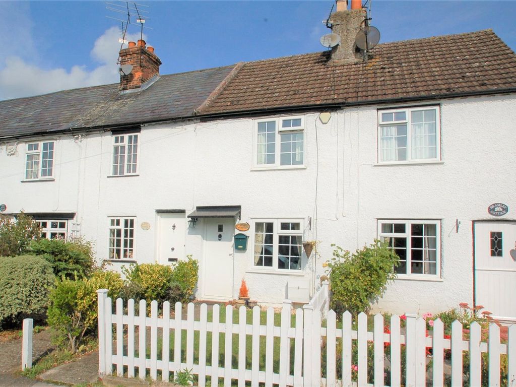 2 bed detached house to rent in April Cottage, The Common, Flackwell