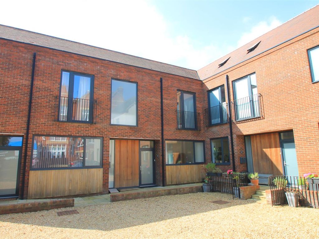 3 bed property for sale in Trinity Gardens, Bromham Road, Bedford MK40, £600,000 Zoopla