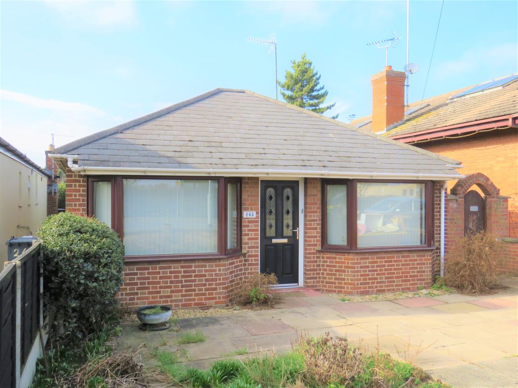 3 bed detached bungalow for sale in Peterborough Road, Farcet