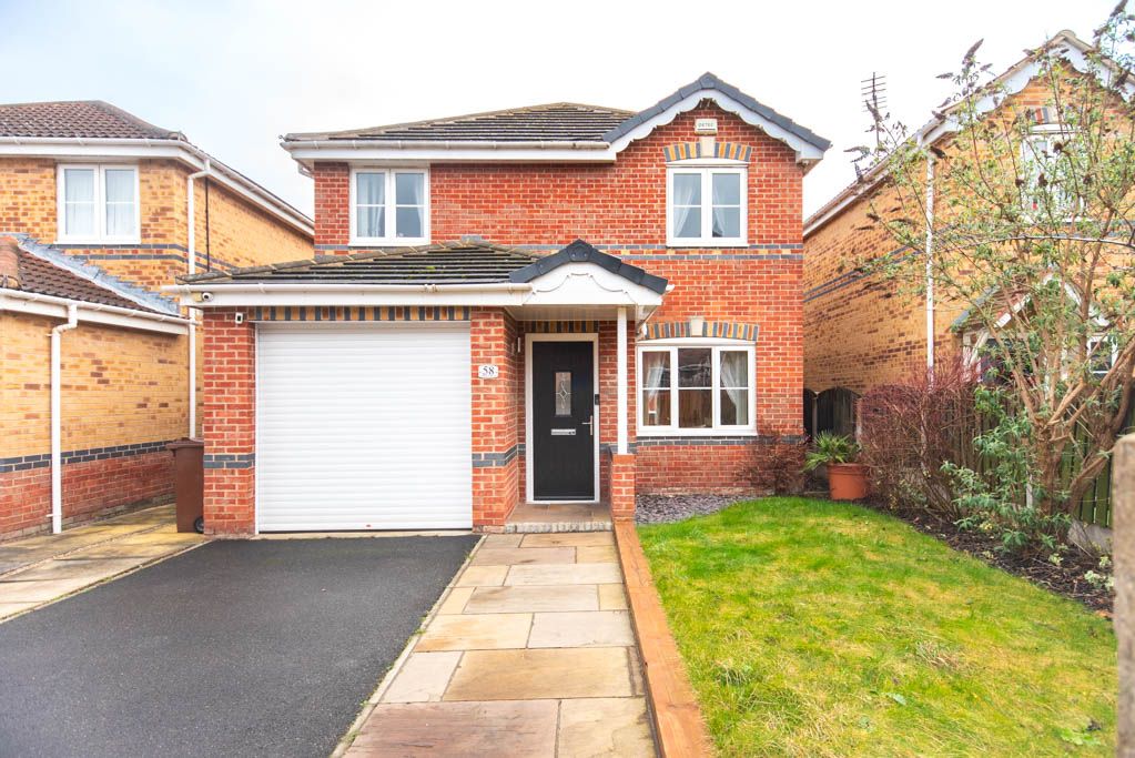 4 bed detached house for sale in Hawthorne Drive, BoltonUponDearne, Rotherham S63, £225,000