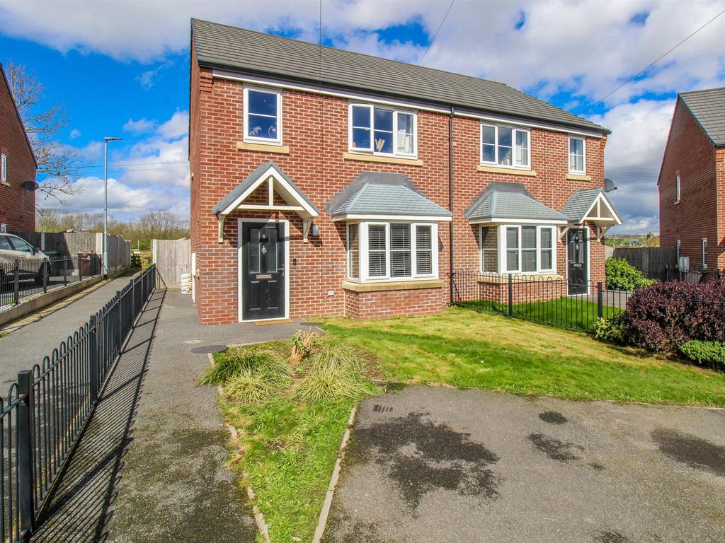 3 bed semidetached house for sale in Blossom Chase, Kirkhamgate