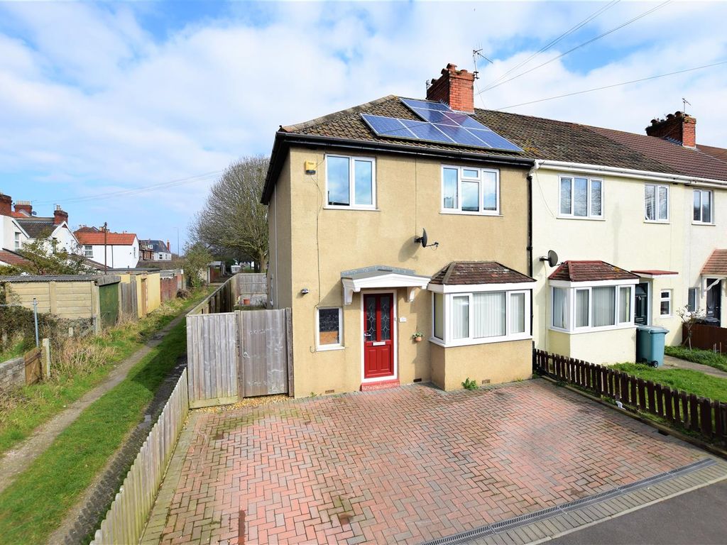 3 bed end terrace house for sale in Marsh Street, Avonmouth, Bristol