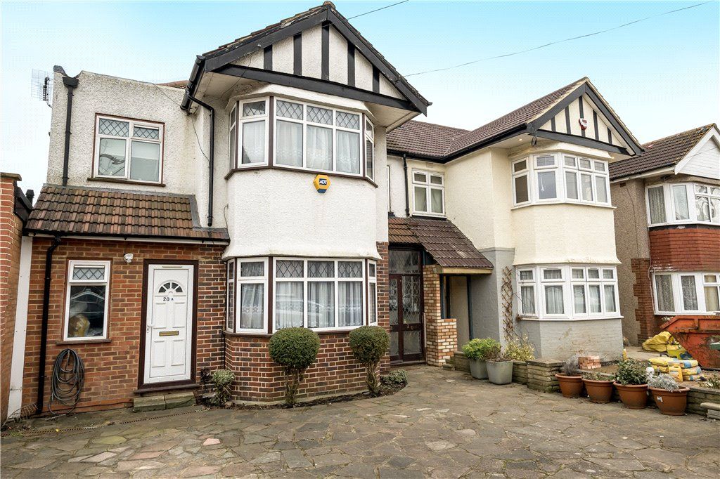 5 bed semidetached house for sale in Ennerdale Avenue, Stanmore