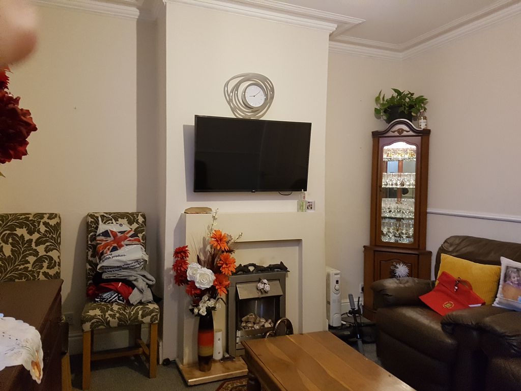 3 bed terraced house to rent in 86 Rawmarsh Hill, Parkgate, Rotherham