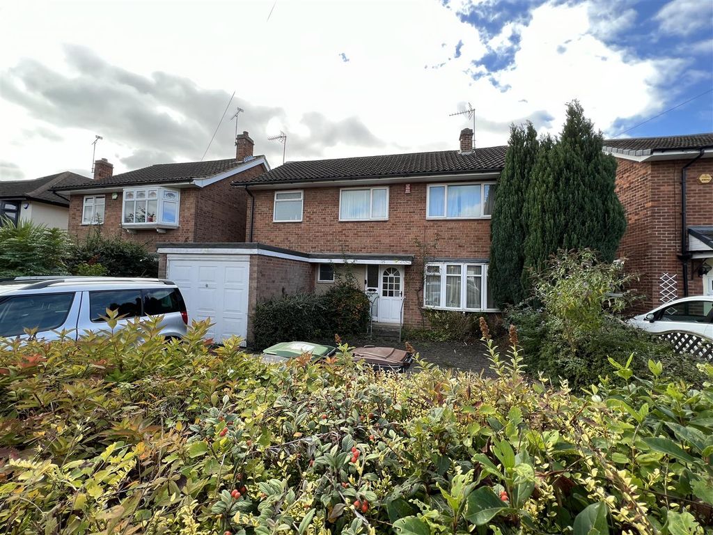 4 bed detached house for sale in Sandringham Drive, Bramcote