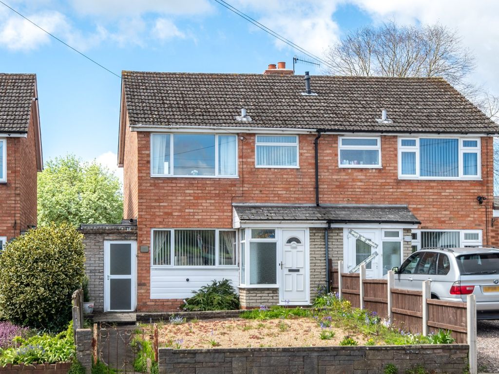 3 bed semidetached house for sale in Stourbridge Road, Bromsgrove, Worcestershire B61, £270,000