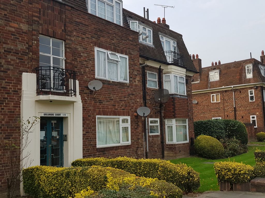 2 bed flat to rent in Breamore Road, Ilford IG3 Zoopla